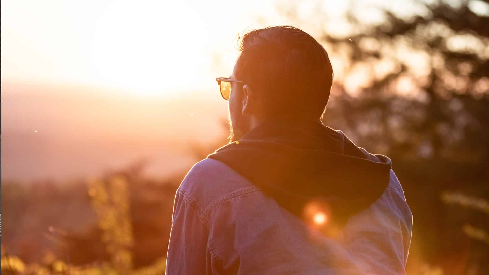 3 practical ways to encourage your pastor