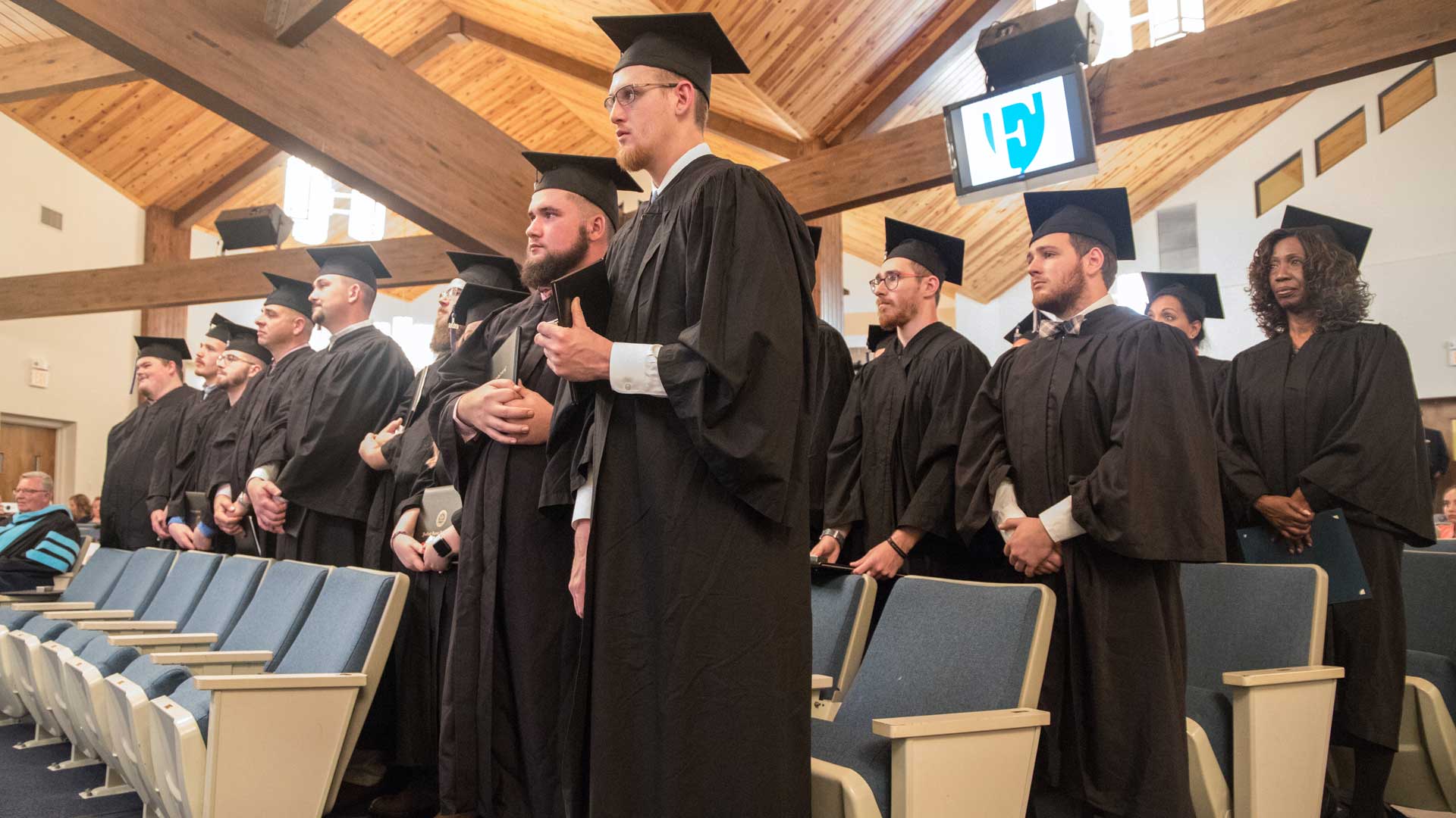 Fruitland celebra 30 graduados y anuncia nuevos programas de enseñanza