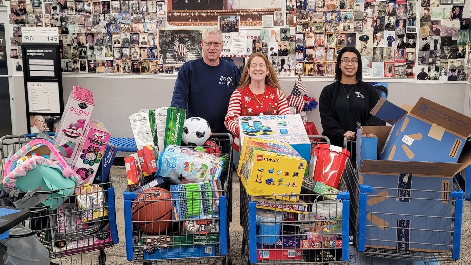 Las campañas de recogida de juguetes ayudan a satisfacer las necesidades de las familias y a compartir la esperanza de la Navidad