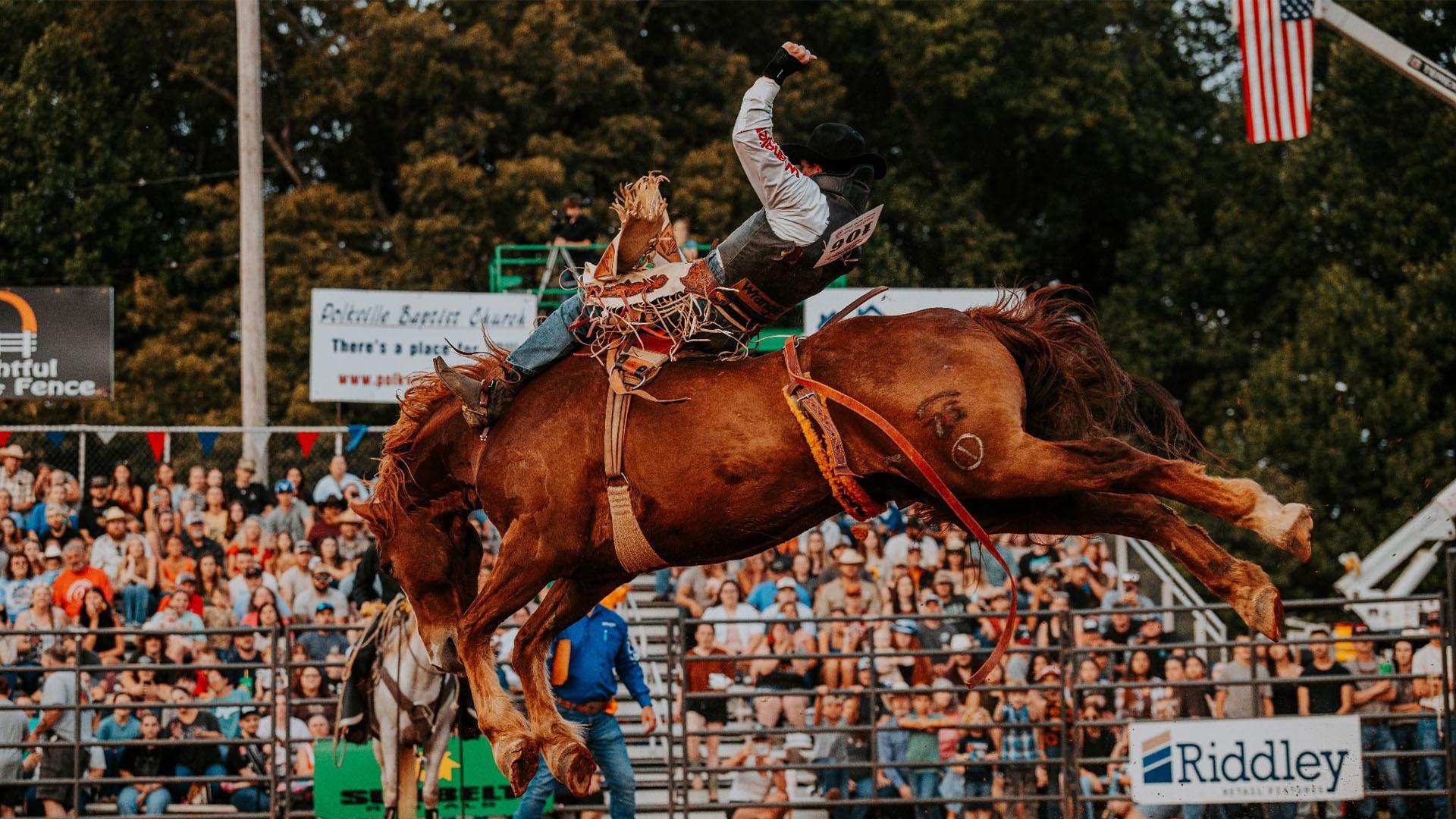 ¡A montar! Una iglesia de Carolina del Norte convierte su rodeo anual en una oportunidad para el ministerio