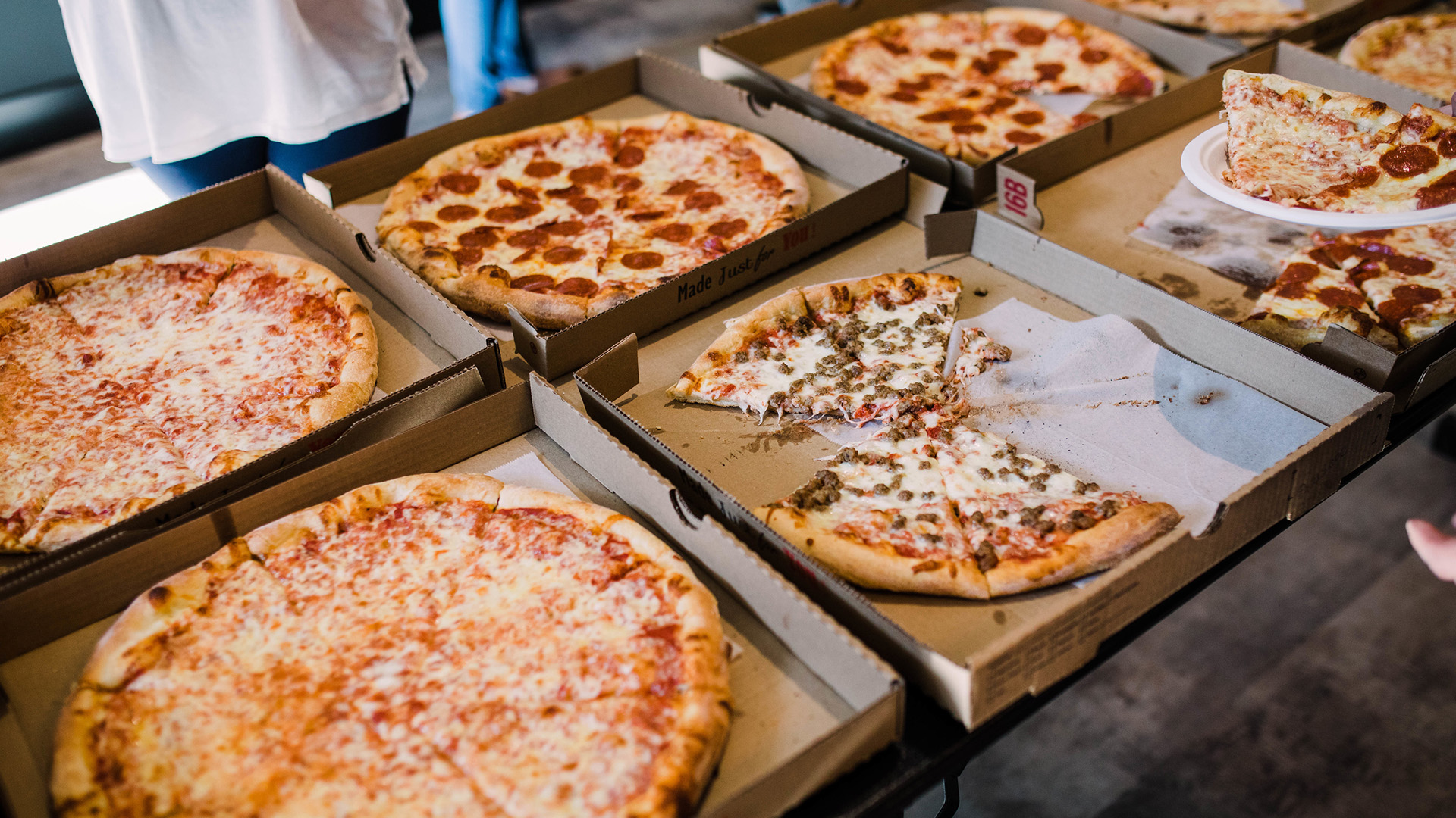 A slice of hope: NC church delivers gospel, pizzas to motel tenants