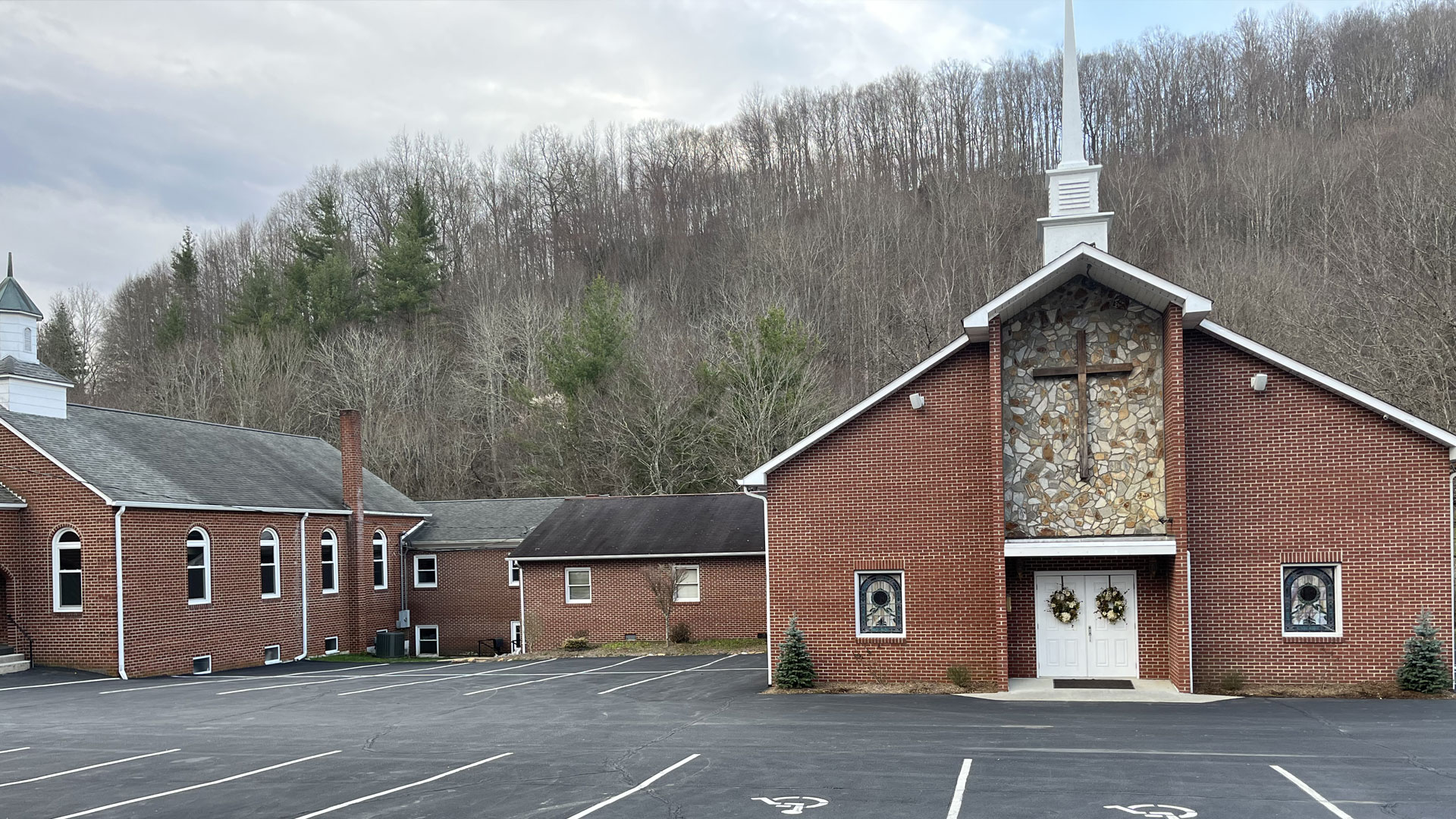 5 personas se bautizan en una iglesia de Carolina del Norte antes del Domingo de «Llenar el Depósito